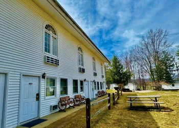 Merrill Farm Inn hotel thumbnail 6