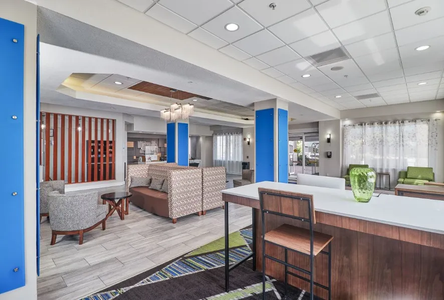 Holiday Inn Express Hotel & Suites Clearwater/Us 19 N by IHG hotel detail image 2