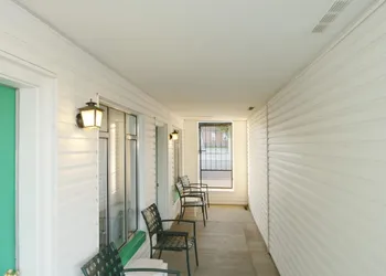 Town House Motel hotel thumbnail 4