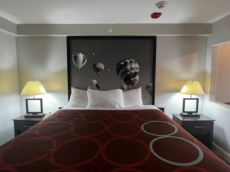 Super 8 by Wyndham Mont Belvieu/Baytown East hotel detail image 6