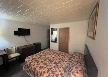 Budget Inn hotel thumbnail 5