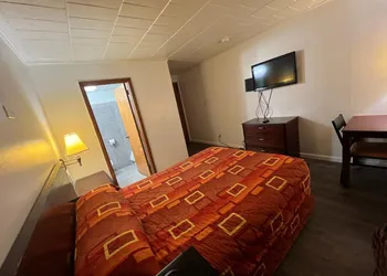Budget Inn hotel thumbnail 6
