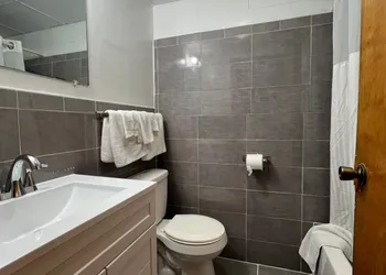 Budget Inn hotel thumbnail 7