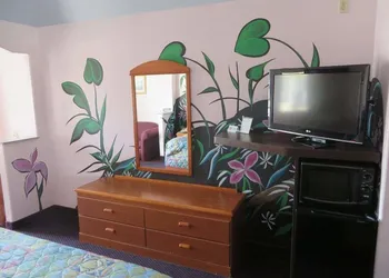 Travelers Inn and Suites Liberty hotel thumbnail 7