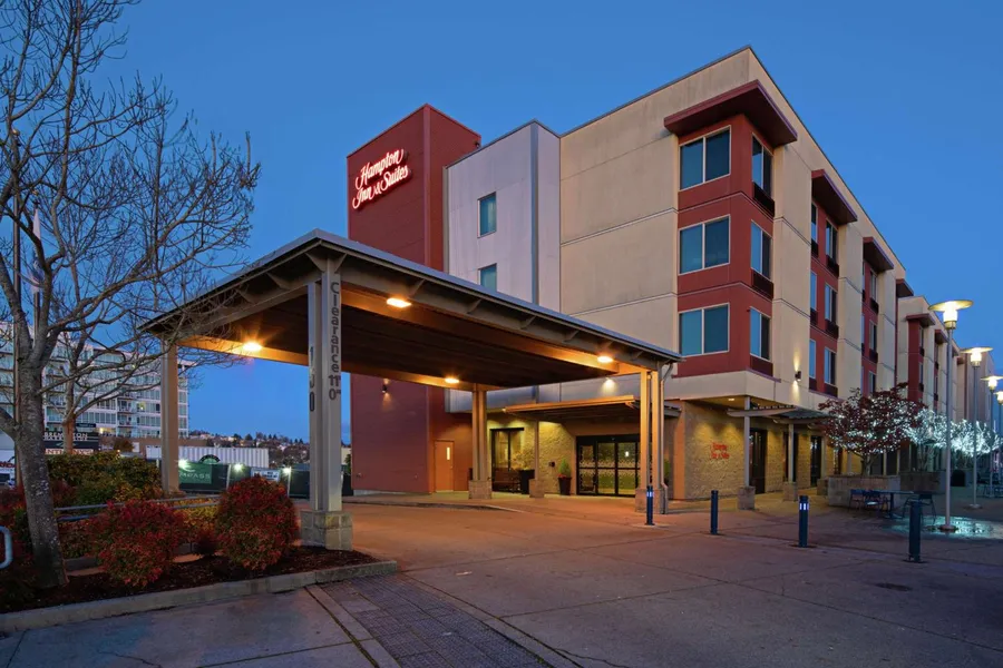 Hampton Inn & Suites Bremerton hotel detail image 2