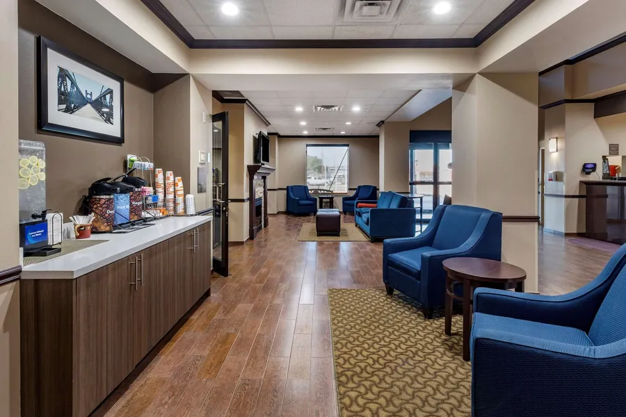 Comfort Suites Waco Near University Area hotel detail image 6