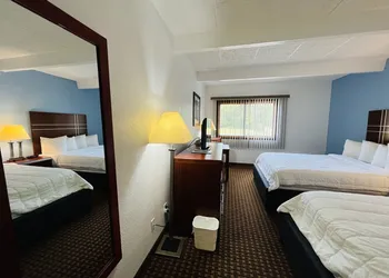 Tesla MedBed Center, East Dubuque hotel thumbnail 3