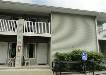 Studio Motel hotel thumbnail 4
