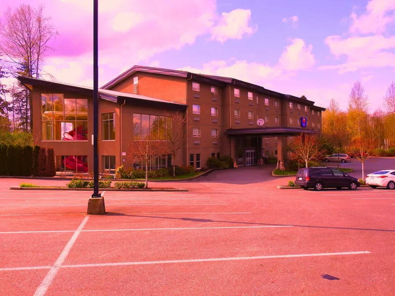 Comfort Inn & Suites hotel detail image 2