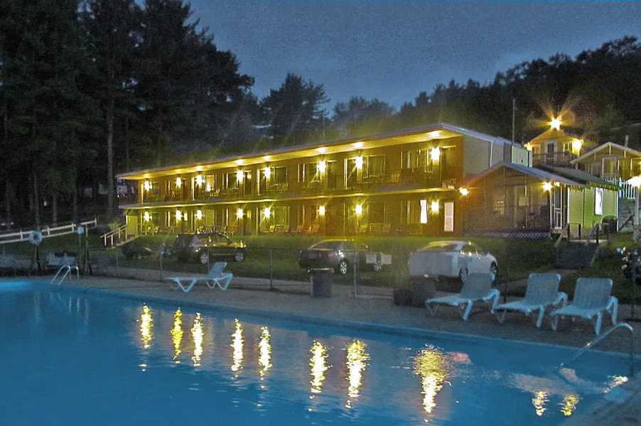 Half Moon Motel & Cottages hotel detail image 2