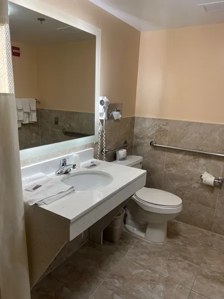 All Seasons Inn & Suites Smithfield Providence hotel detail image 2