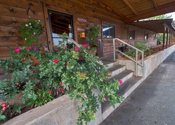 Red Stone Inn hotel thumbnail 3