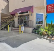 Econo Lodge Inn & Suites Fallbrook Downtown hotel detail image 3