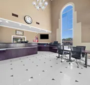 Econo Lodge Inn & Suites Fallbrook Downtown hotel detail image 7