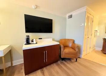 The Bayfront Inn hotel thumbnail 4