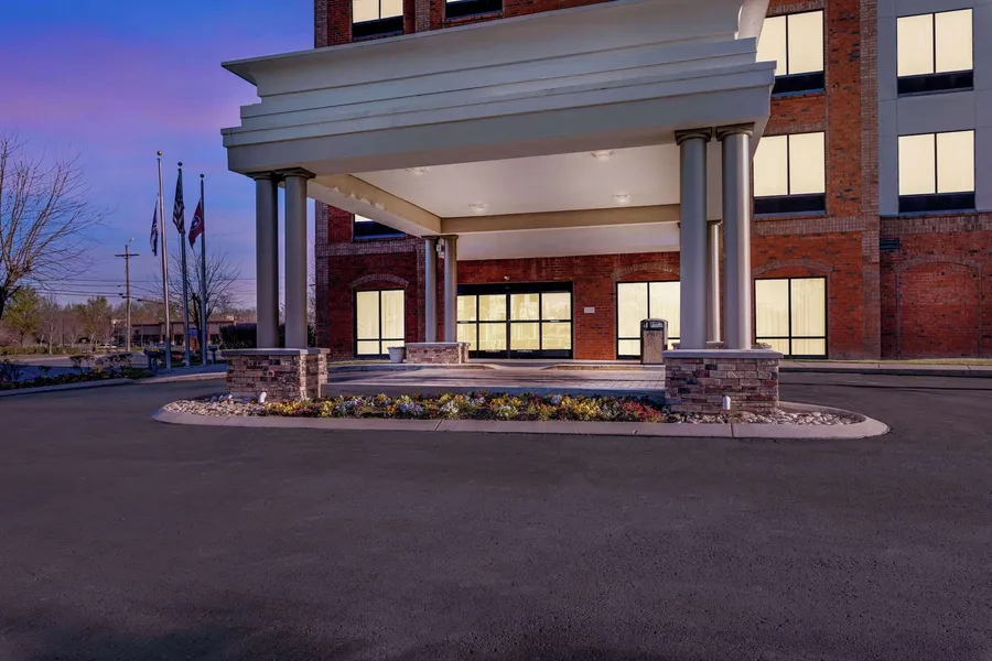 Comfort Suites Murfreesboro Shopping District hotel detail image 2