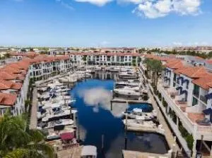 Naples Bay Resort & Marina hotel detail image 6