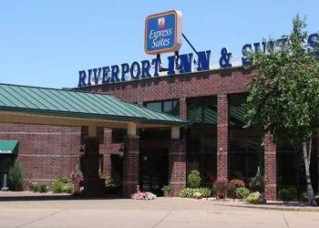 Express Suites Riverport Inn & Suites hotel thumbnail 2