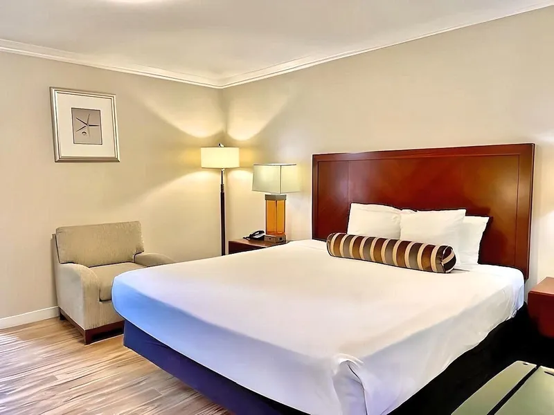 Rose Garden Inn hotel detail image 6