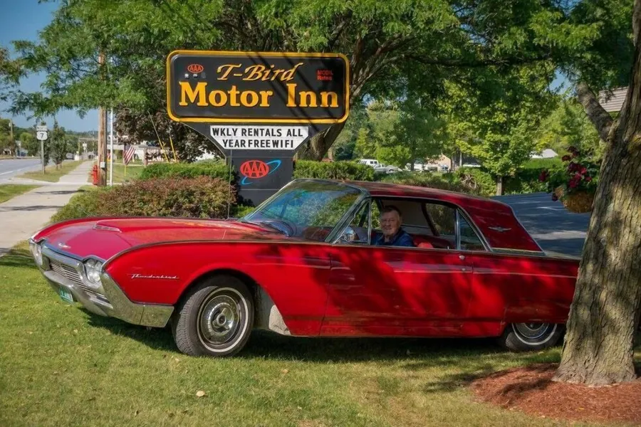 T-Bird Motor Inn hotel detail image 6