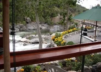 The Gateway Restaurant & Lodge hotel thumbnail 6
