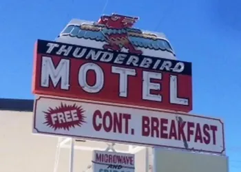Thunderbird Motel hotel thumbnail 2