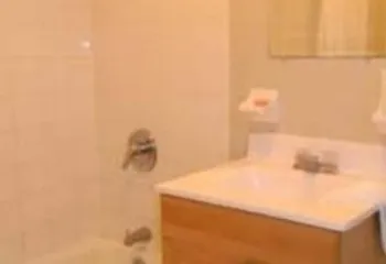 380 Inn hotel thumbnail 3