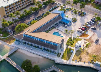Dockside Inn & Resort hotel thumbnail 2