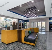 La Quinta Inn & Suites by Wyndham Tampa Central hotel detail image 4