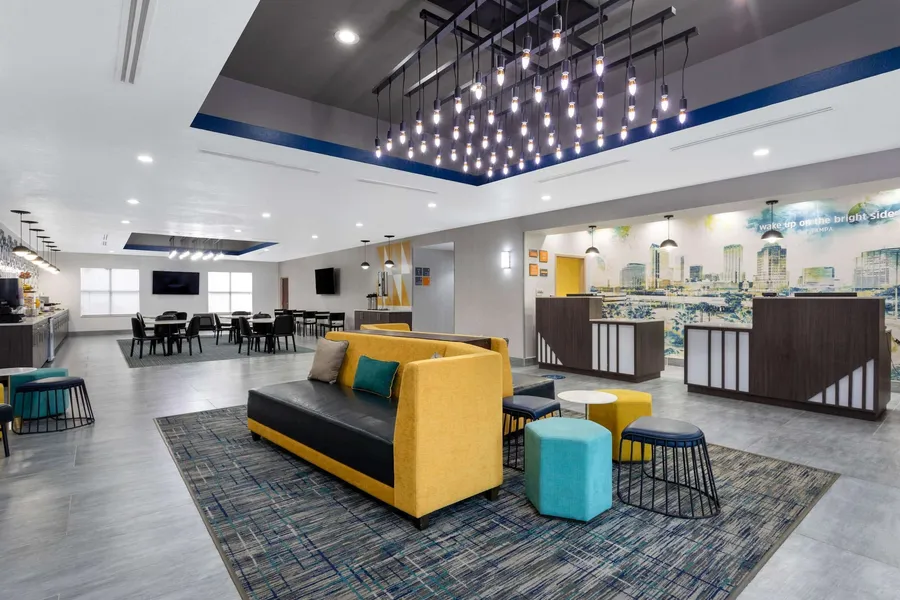 La Quinta Inn & Suites by Wyndham Tampa Central hotel detail image 6