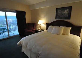 Hillside Inn hotel thumbnail 8