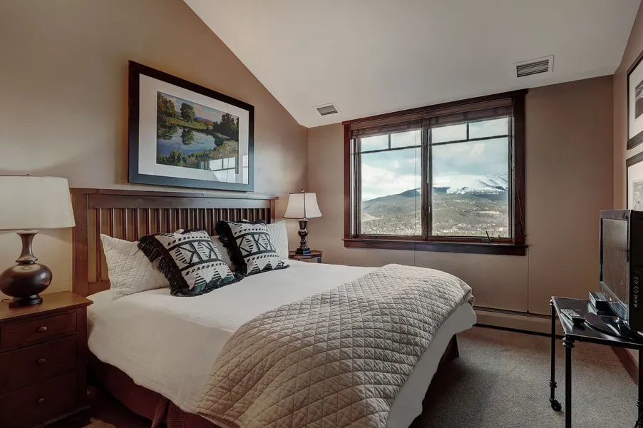 Crystal Peak Lodge, A Vail Resorts Property hotel detail image 6
