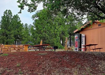 Canyon Motel and RV Park hotel thumbnail 3