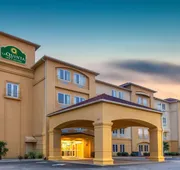 La Quinta Inn & Suites by Wyndham Atlanta-Union City hotel detail image 3