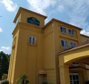 La Quinta Inn & Suites by Wyndham Atlanta-Union City hotel detail image 7