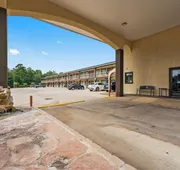 Executive Inn and Suites hotel detail image 5