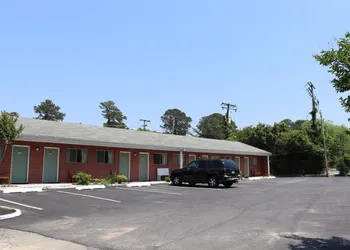 Bassett Motel hotel thumbnail 4