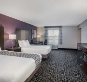 La Quinta Inn & Suites by Wyndham Pontoon Beach hotel detail image 3