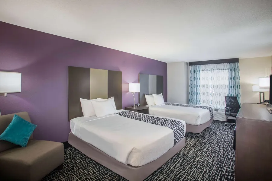 La Quinta Inn & Suites by Wyndham Pontoon Beach hotel detail image 6