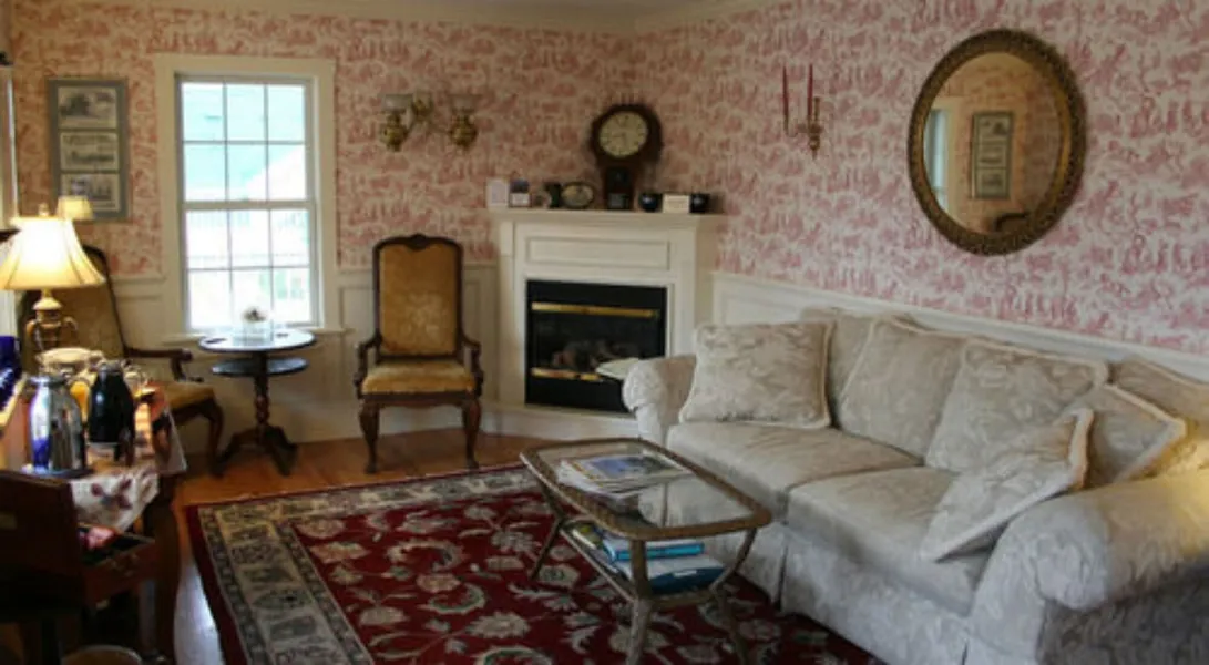 Kearsarge Inn hotel detail image 2