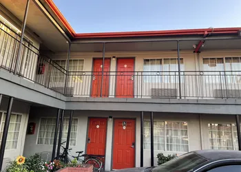 Passport Inn Pomona hotel thumbnail 3