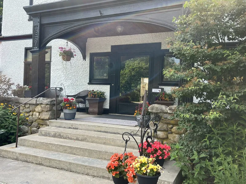 Manor House Inn hotel detail image 2