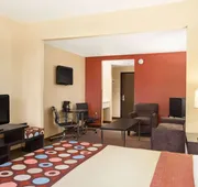 Super 8 by Wyndham Pennsville/Wilmington hotel detail image 4