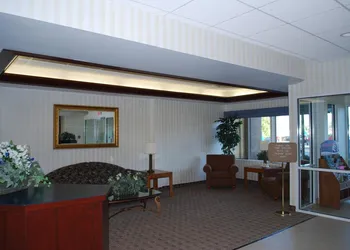 Clinton Inn And Suites hotel thumbnail 5