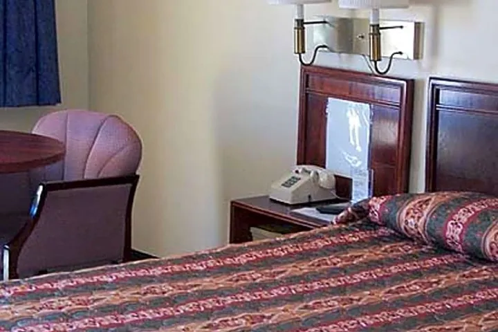 Mohican Little Brown Inn Loudonville hotel detail image 2