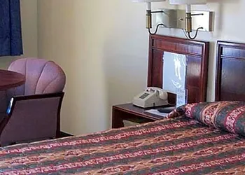 Mohican Little Brown Inn hotel thumbnail 2