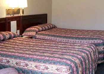 Mohican Little Brown Inn hotel thumbnail 3