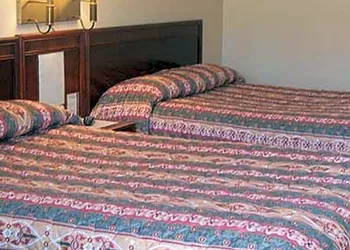 Mohican Little Brown Inn hotel thumbnail 4