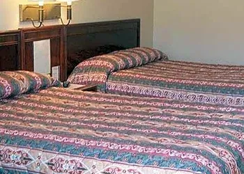 Mohican Little Brown Inn Loudonville hotel thumbnail 6