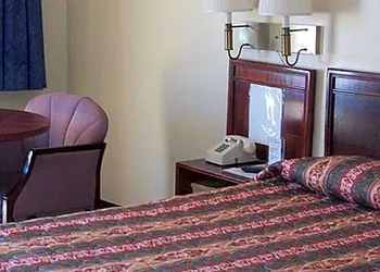 Mohican Little Brown Inn Loudonville hotel thumbnail 7